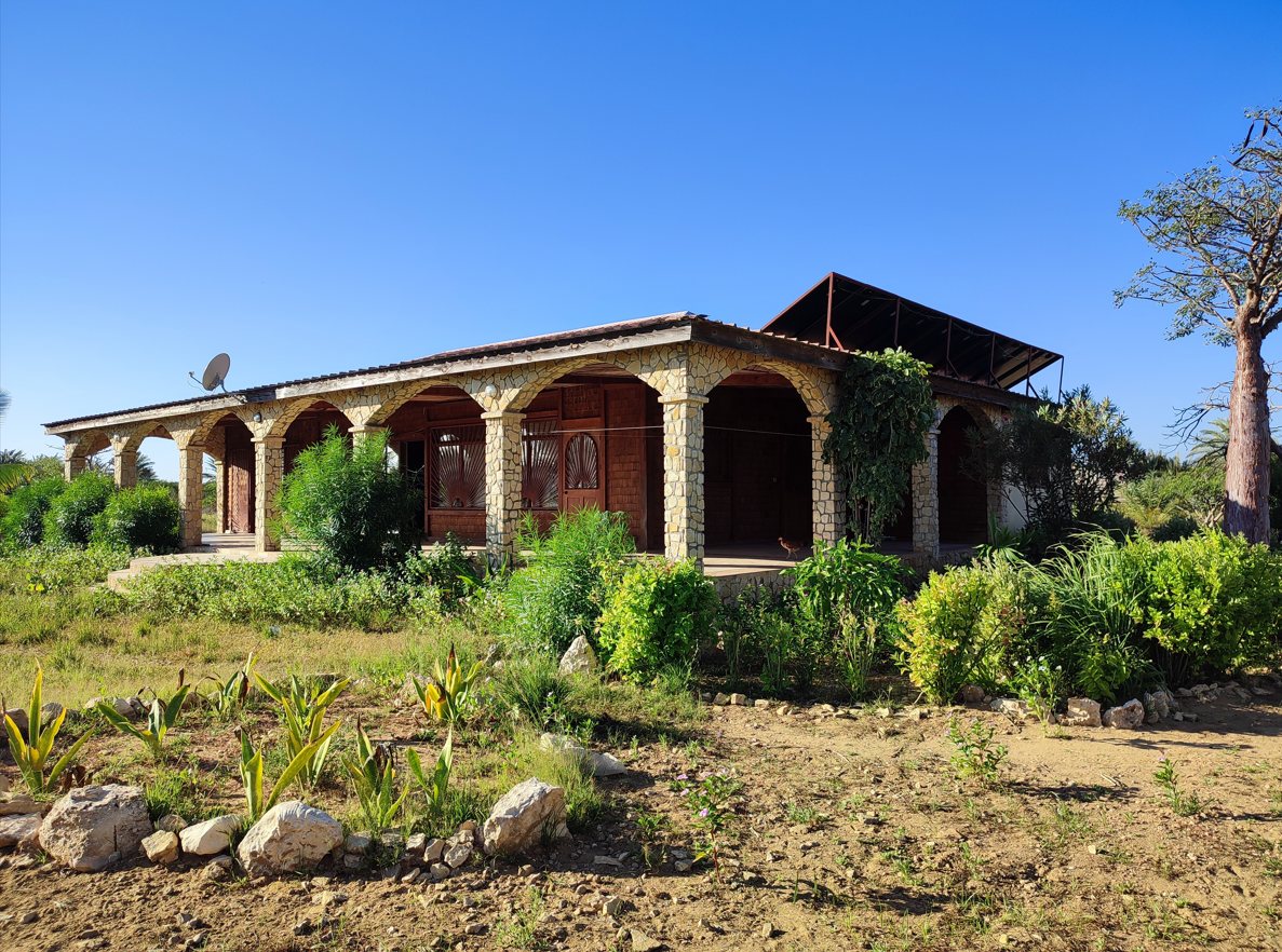 Réf. : VM23039 Domaine de 2,6 ha avec villa F5 et parc arboré – Ankoronga, Tuléar, Madagascar  