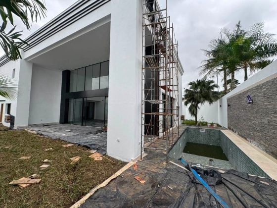 Riviera Golf 4, nuovissima villa duplex di 730 m2. 8 stanze perfettamente ...