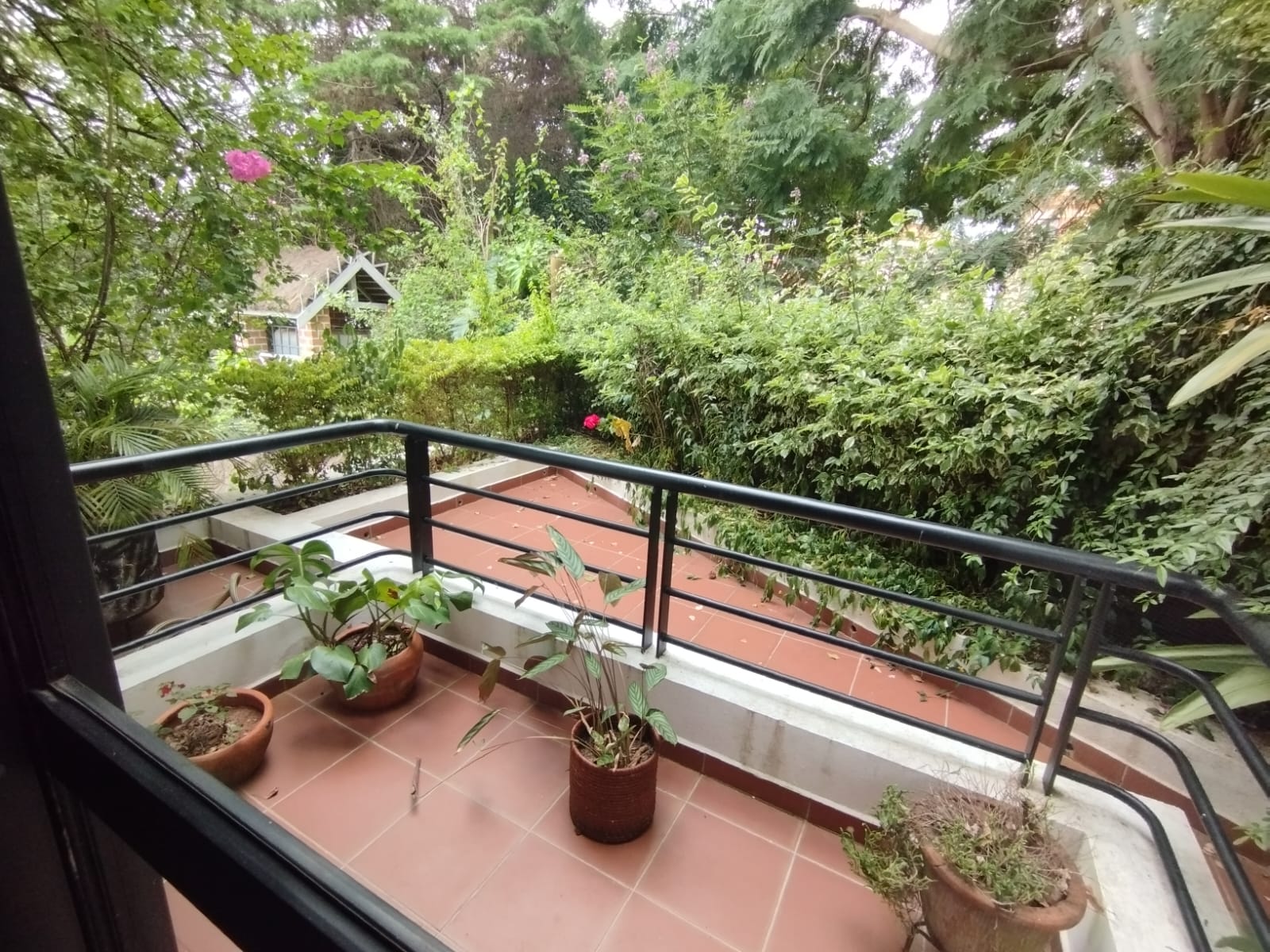 EN SEPTIEMBRE: APARTAMENTO AMUEBLADO DE 1 DORMITORIO EN IVANDRY CON GENERADOR Y ASCENSOR, A POCOS PASOS DE LAS ESCUELAS – REF: 2026-IVA0632