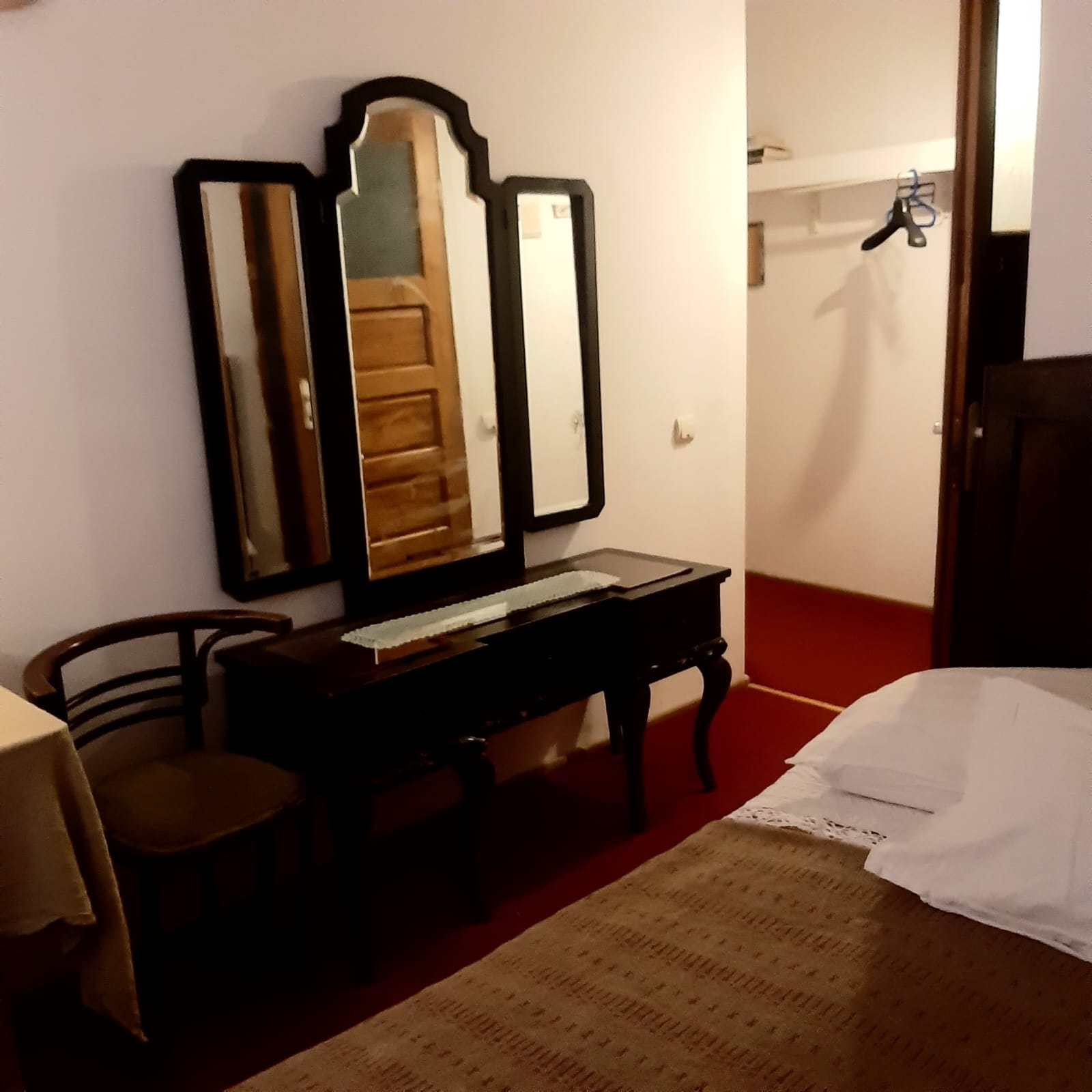 Camera privata con bagno interno a 280 euro al mese per studenti e giovani professionisti.
