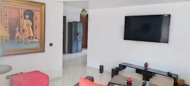 Spacieux appartement en face station tramway Ghandi