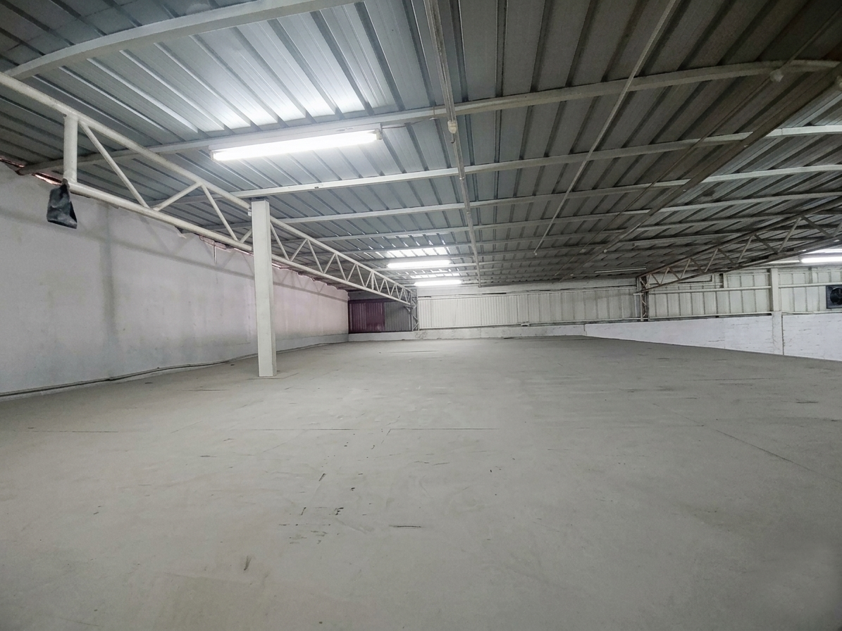 Storage space (1500 Sqm ) for rent in Manama BD.1700/- only