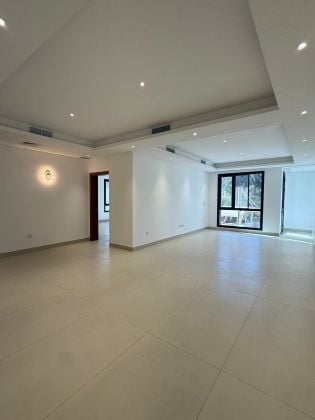 Appartamento in affitto a Salwa, al piano terra, con ingresso indipendente.