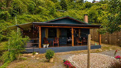 FOR SALE: TURNKEY MOUNTAIN CABINS IN JARDIN DE PARAMO, PEREZ ZELEDON: ABOVE THE CLOUDS