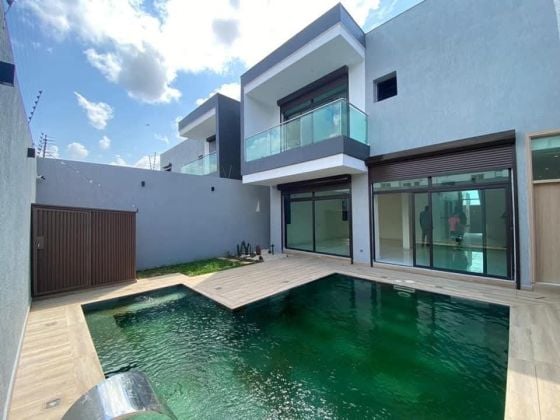 Cocody Riviera 4, una splendida villa con 6 camere da letto su un terreno ...