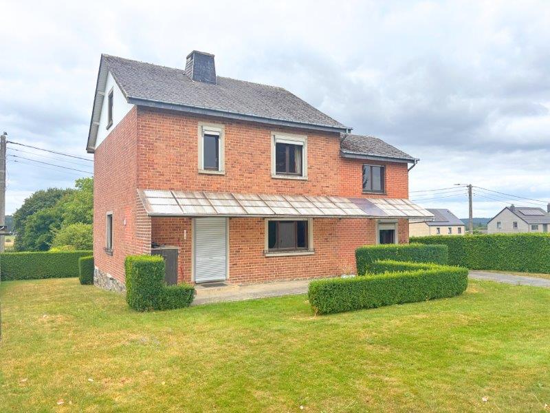 Belgique 6850 Paliseul : agréable maison, garage, jardin, 4 chambres.
