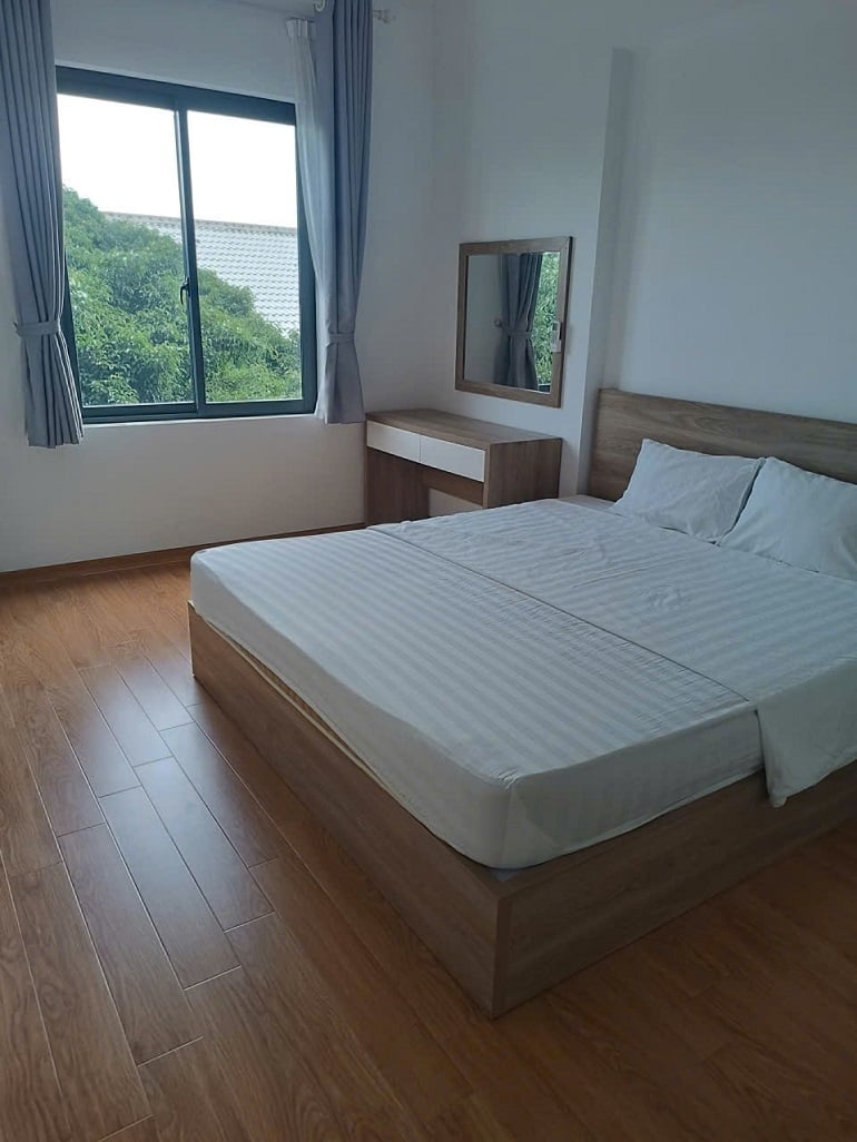 Nice, bright 2 – bedroom apartment in Tu Hoa street, Tay Ho district for rent