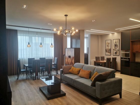 Posh 2 bedrooms and 2 bathrooms apartment of 130 sq.m. in the city center
