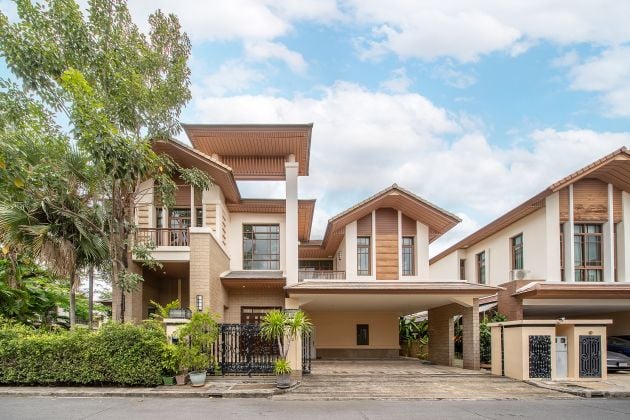 Rare Super Luxury Private Pool Residence in Sukhumvit 67 | Sansiri's Most ...