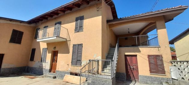 Panoramic Rustic Home in Piedmont – 254 sqm, Two Units, Authentic ...