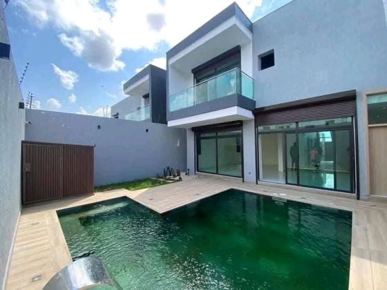 Riviera 4 m'pouto sale: villette semi-indipendenti con 5 camere + 1 bar + ...