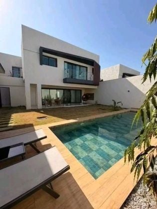 Villa di nuova costruzione con 7 locali in vendita a Bassam Mockeyville. 