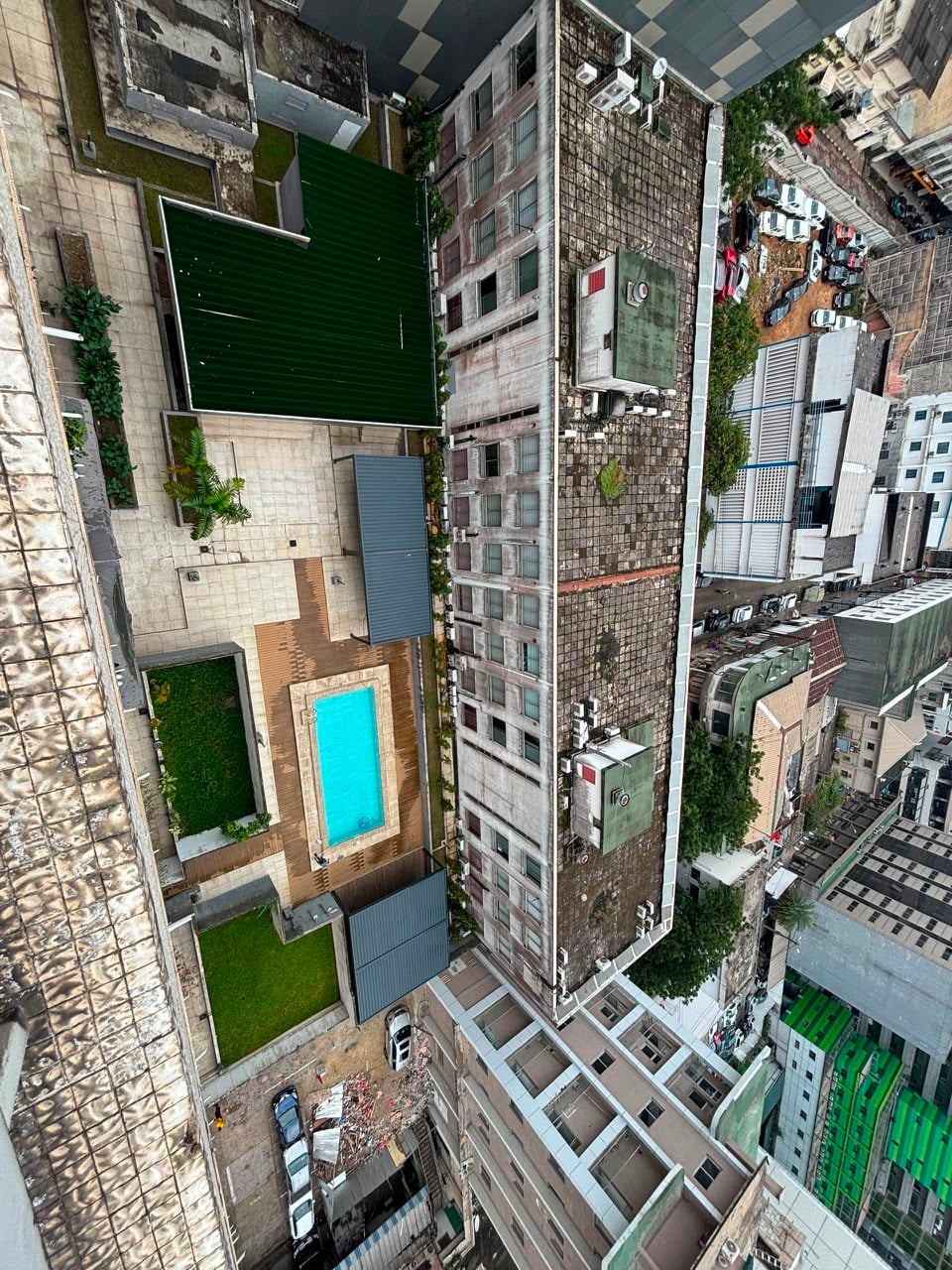 MISE EN VENTE D'UN APPARTEMENT AU PLATEAU 