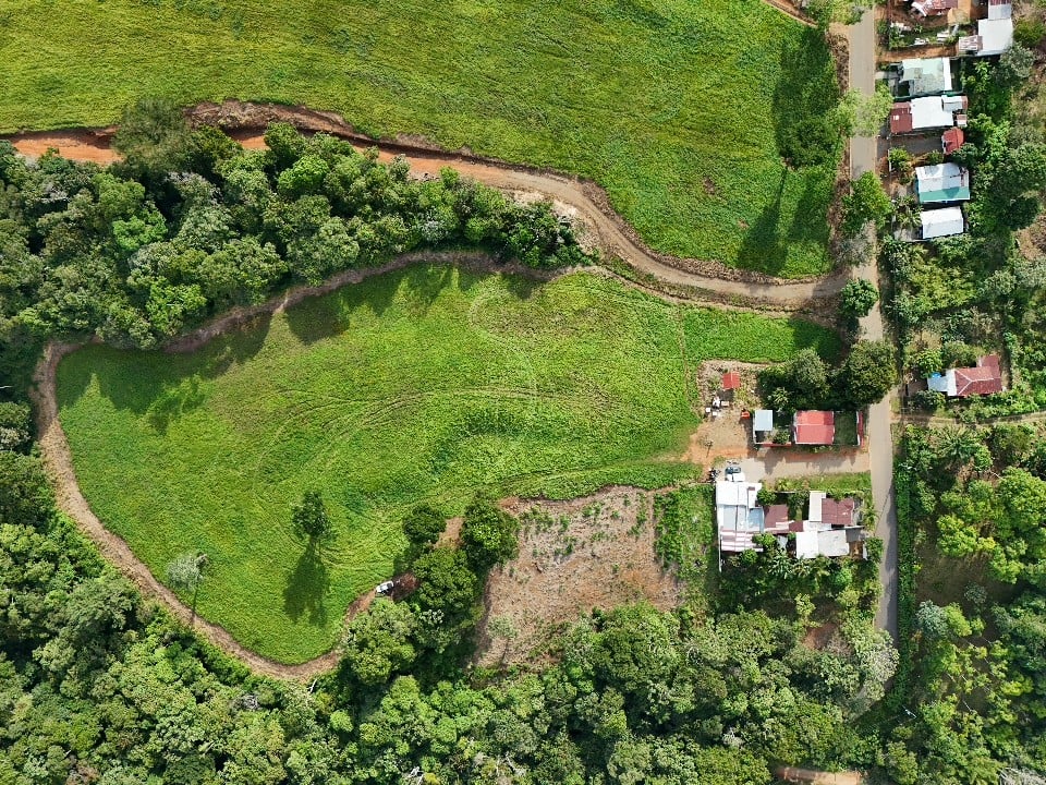 LAND READY TO BUILD NEAR THE AIRPORT