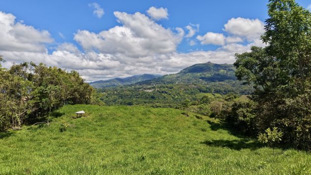 SE VENDE: SANTUARIO NATURAL AUTOCONECTADO DE 8 ACRES EN LAS ESTRIBOS DE ...