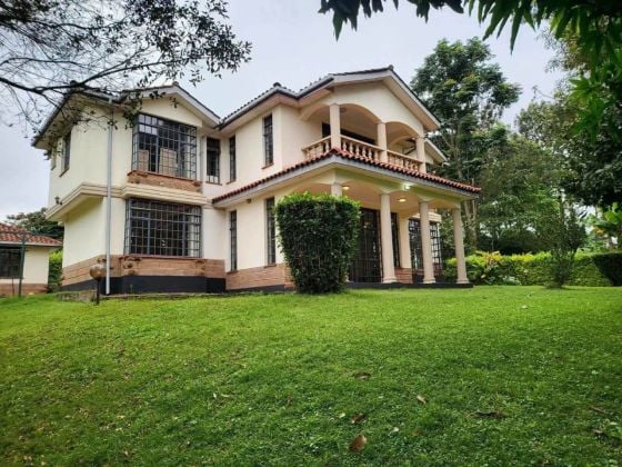 Luxurious Rosslyn 4 Bedroom Villa Offering Prestige Comfort Security ...