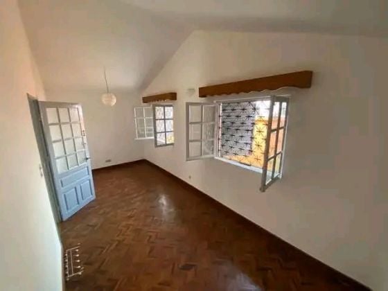 PETITE MAISON À LOUER – IVATO 