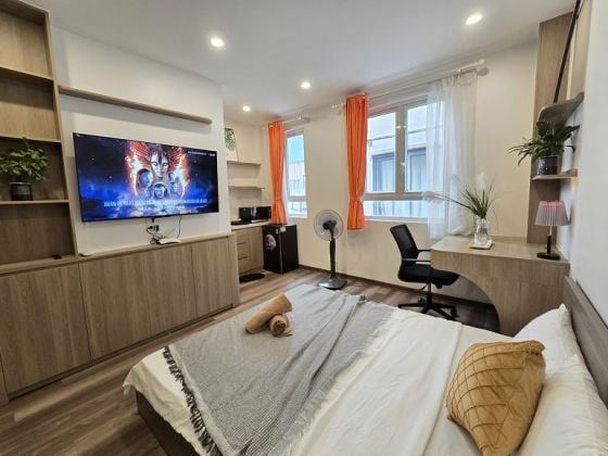 Nice, modern studio apartment in Au Co street, Tay Ho district for rent