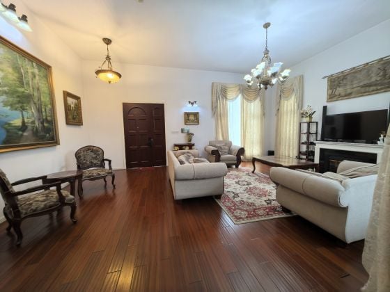 Town house next to Jinji lake just renovated