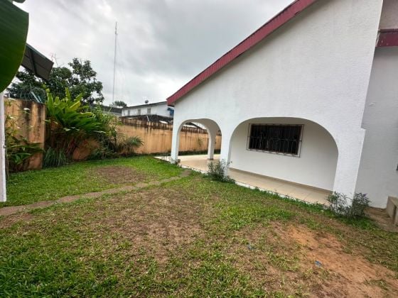 LOCATION BUREAU COMME HABITATION À COCODY RIVIÉRA 3