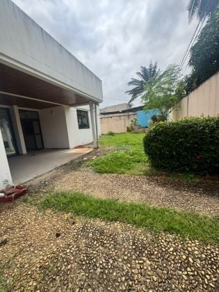 BELLE VILLA À LOUER À COCODY AUX II PLATEAUX VALLONS