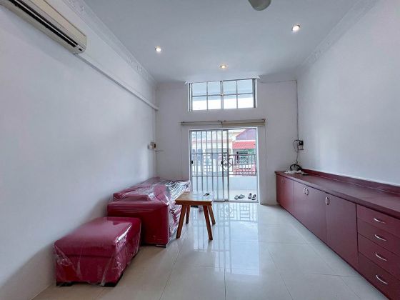 Apartment 2 bedrooms for rent in BKK3 area