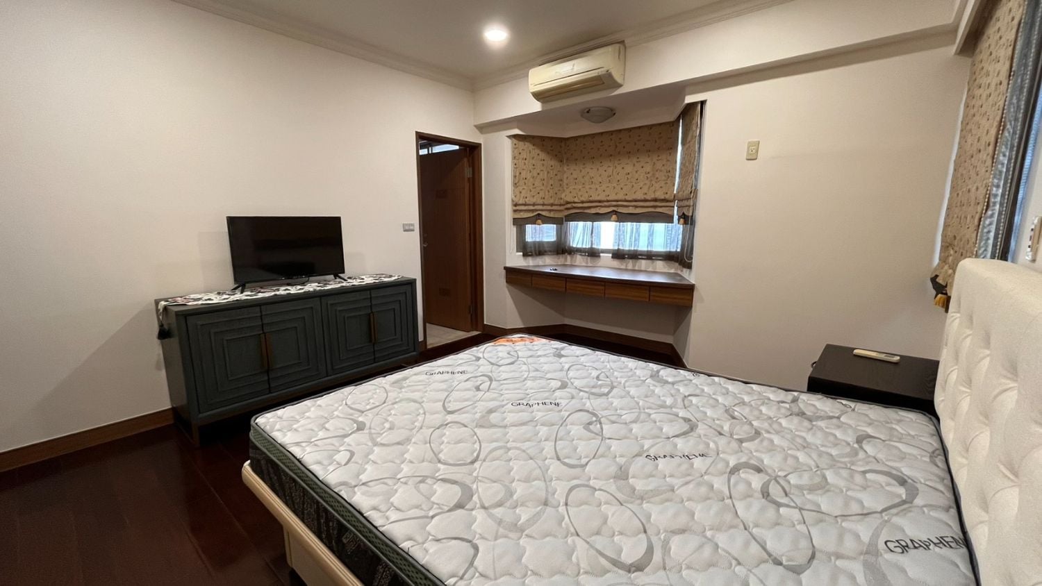 Spacious 3+1 Bedroom Residence | Songshan District | Taipei Arena MRT
