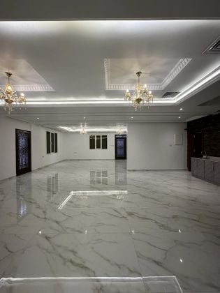 Luxurious 4 Bedroom Duplex with Garden in Masayeel.