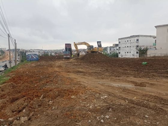Terreno de una hectárea y media en alquiler en Feh Kesse. 