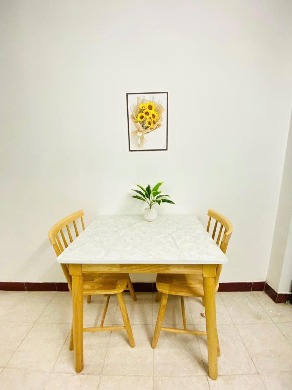Spacious 2BR Balcony Apartment – Fast Access to D10 & Airport