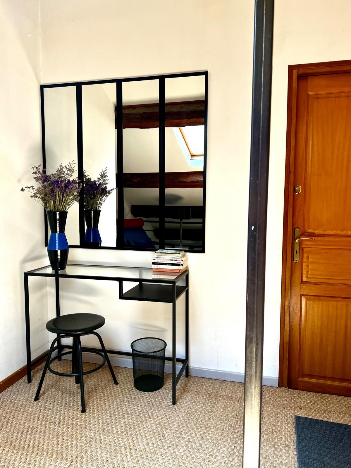Avignon townhouse near palace - fully furnished