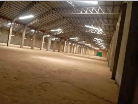 Entrepôt de 7000m² couverte en location a Kossodo