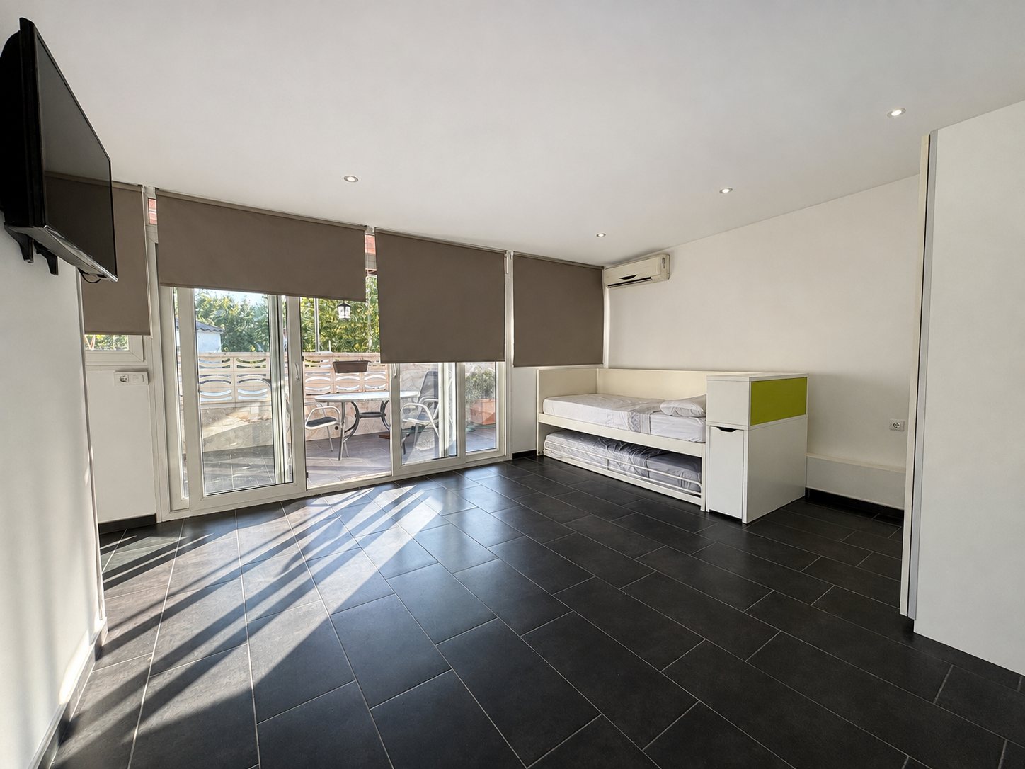 Spacieuse maison de 4 chambres | Piscine privée, grande terrasse et climatisation – Empuriabrava