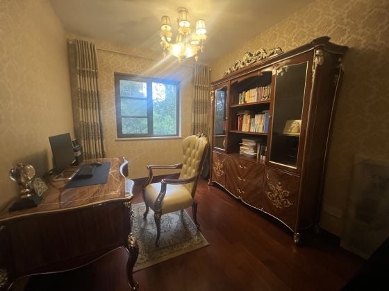 Jinji Lake view apt with 3 bedrooms next to Suzhou Center mall close to ...