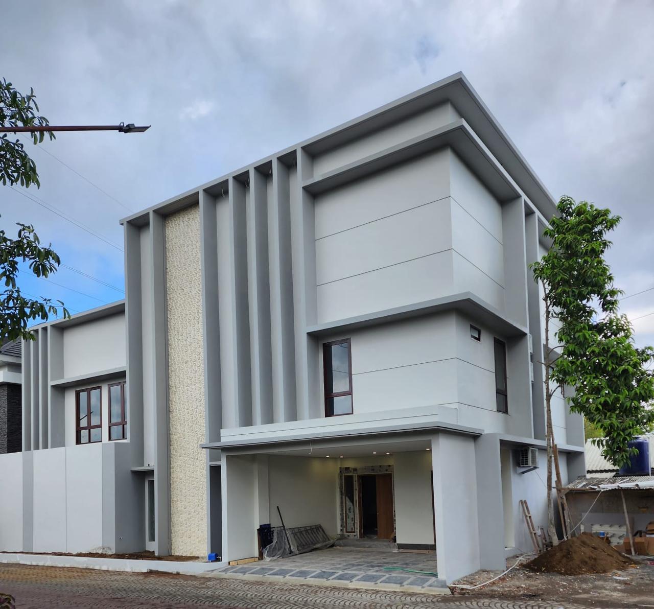 Fully Furnished Private Residence with Pool & Private Gym – Prime Palagan, Yogyakarta