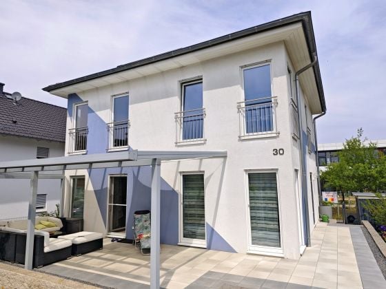 Modern detached house for sale, built 2011, two full flors, basement - ...