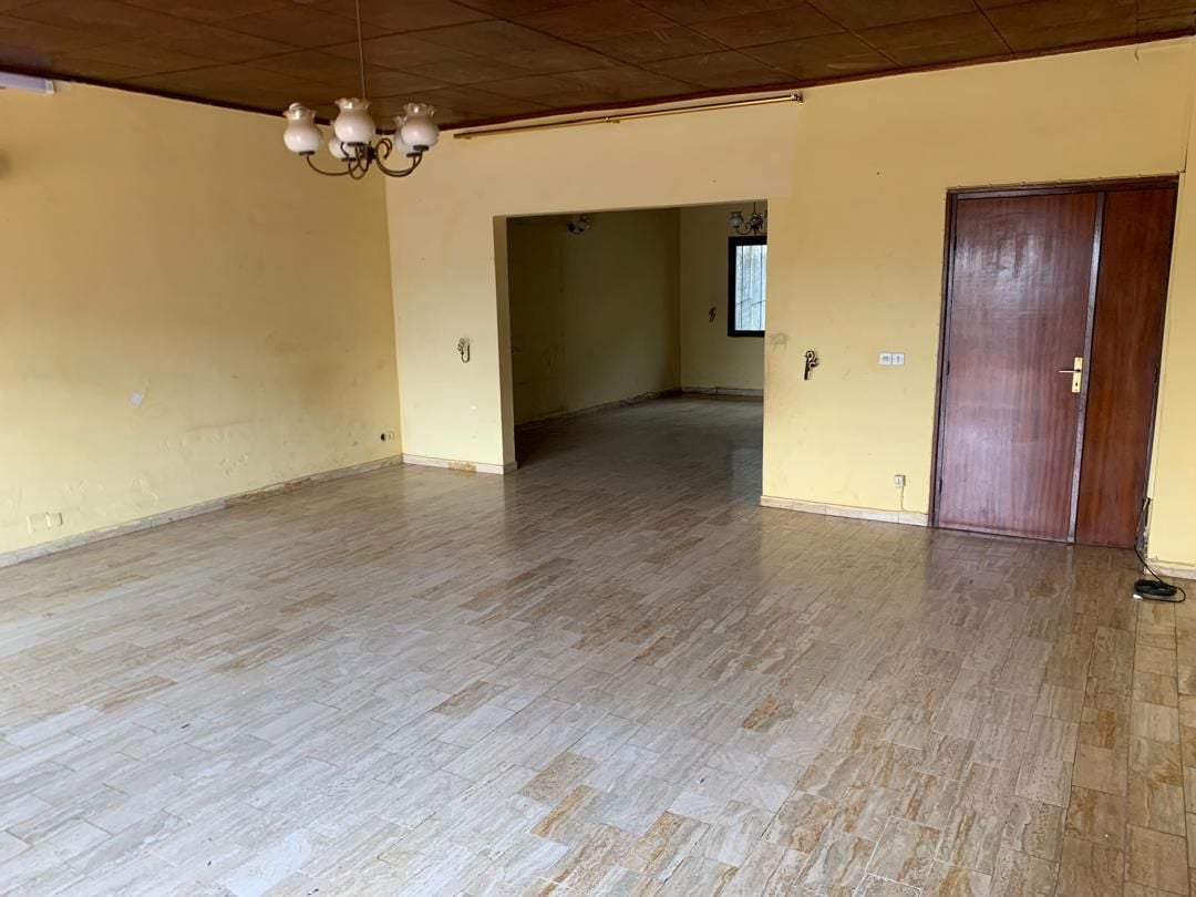Dúplex en alquiler en el barrio de Mvog ada.