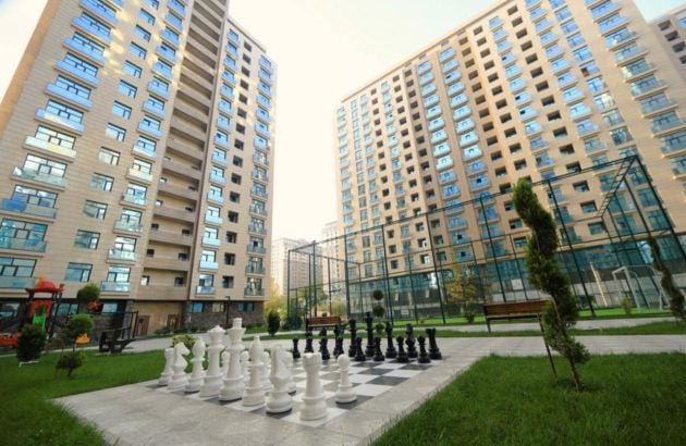 2 bedrooms apartment near 28 may metro