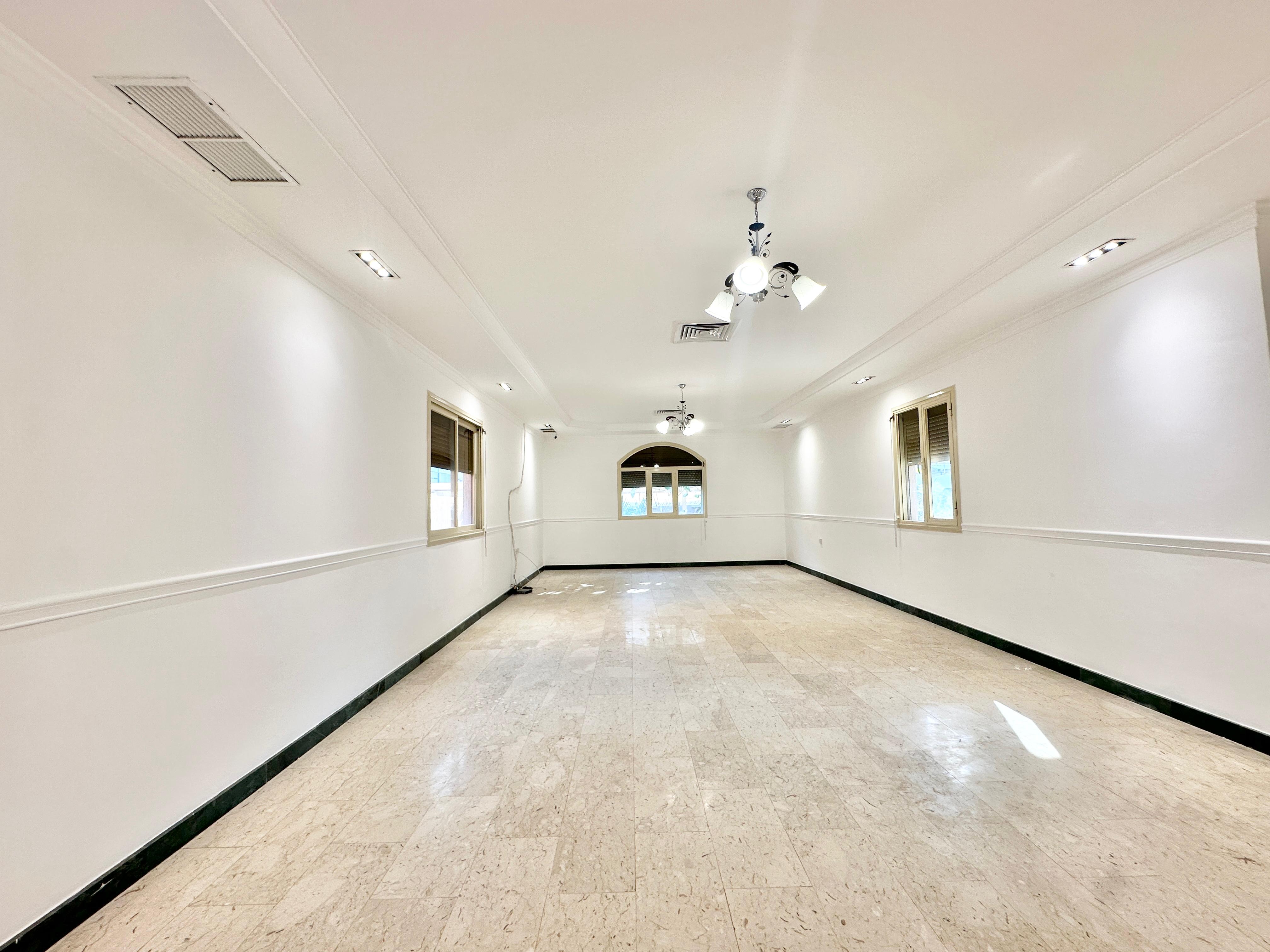 4 bedroom floor with private entrance for rent in Jabriya