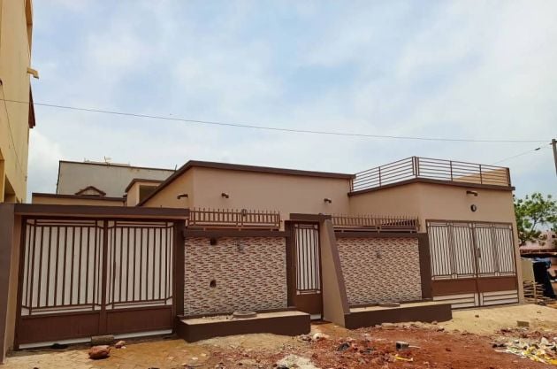Villa neuve en titre foncier à vendre à niamana 