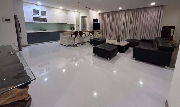 3-bedroom apartment at Vinhomes Central Park with river view - Unique ...