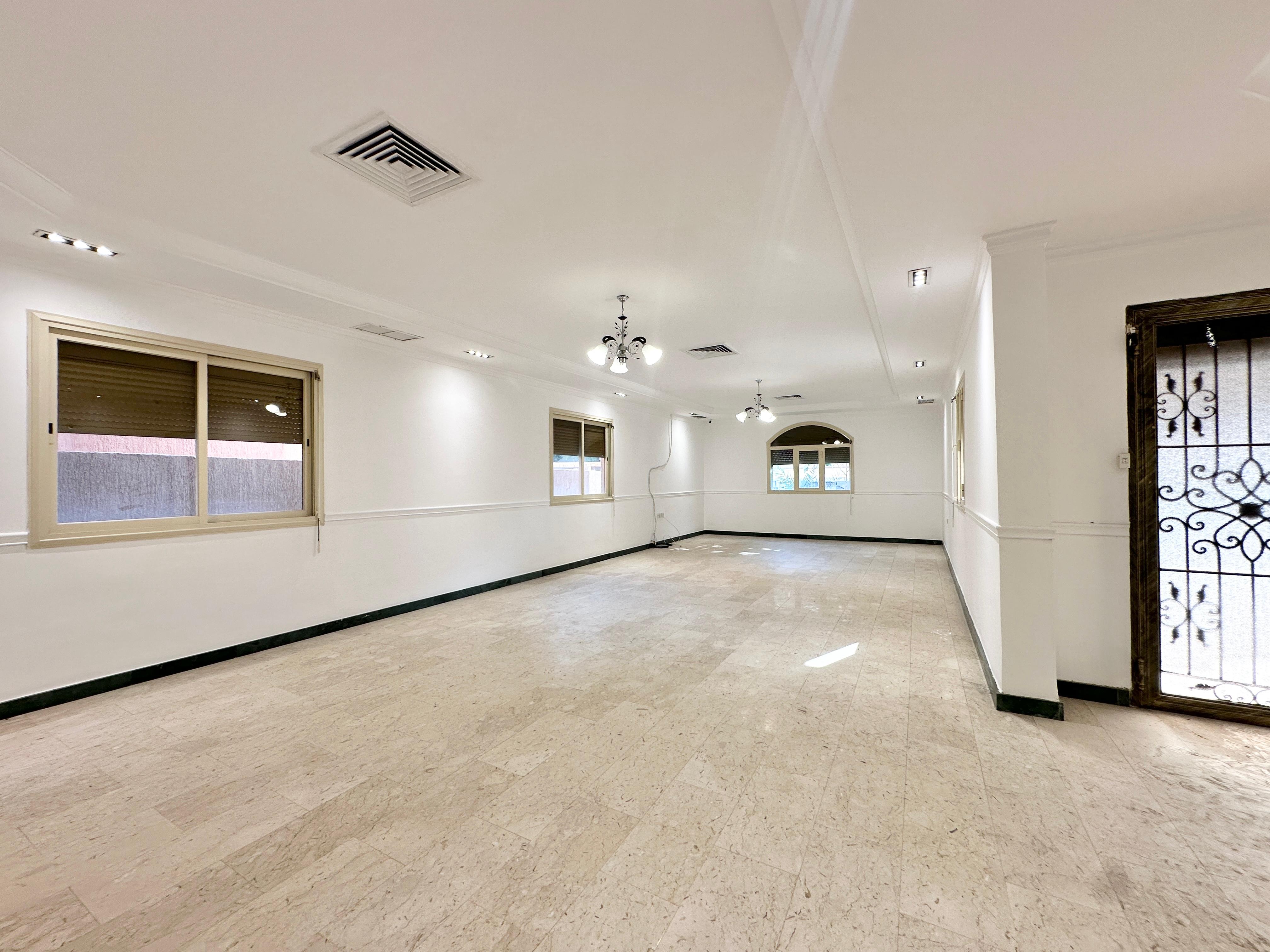 Four bedroom floor with private entrance for rent in Jabriya