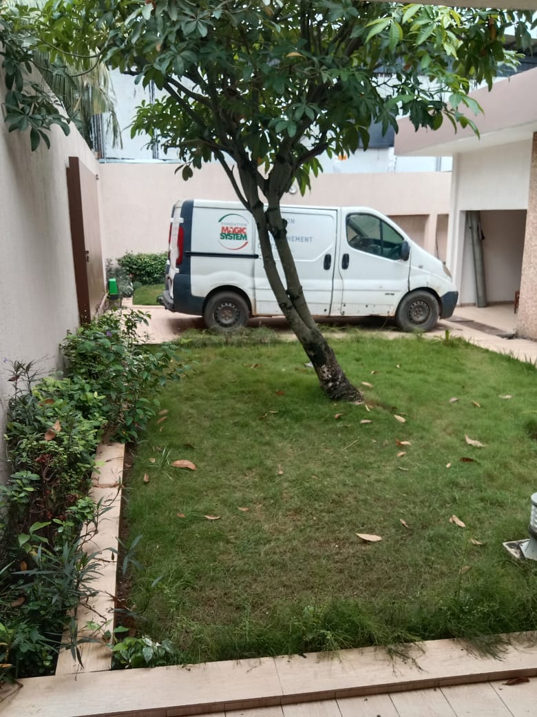 À louer 2 plateaux sococe une villa basse de 7 pièces