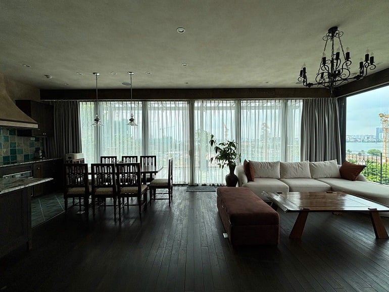 Luxury, modern 3 – bedroom apartment with big balcony and lake view in Xom Chua street, Tay Ho district for rent