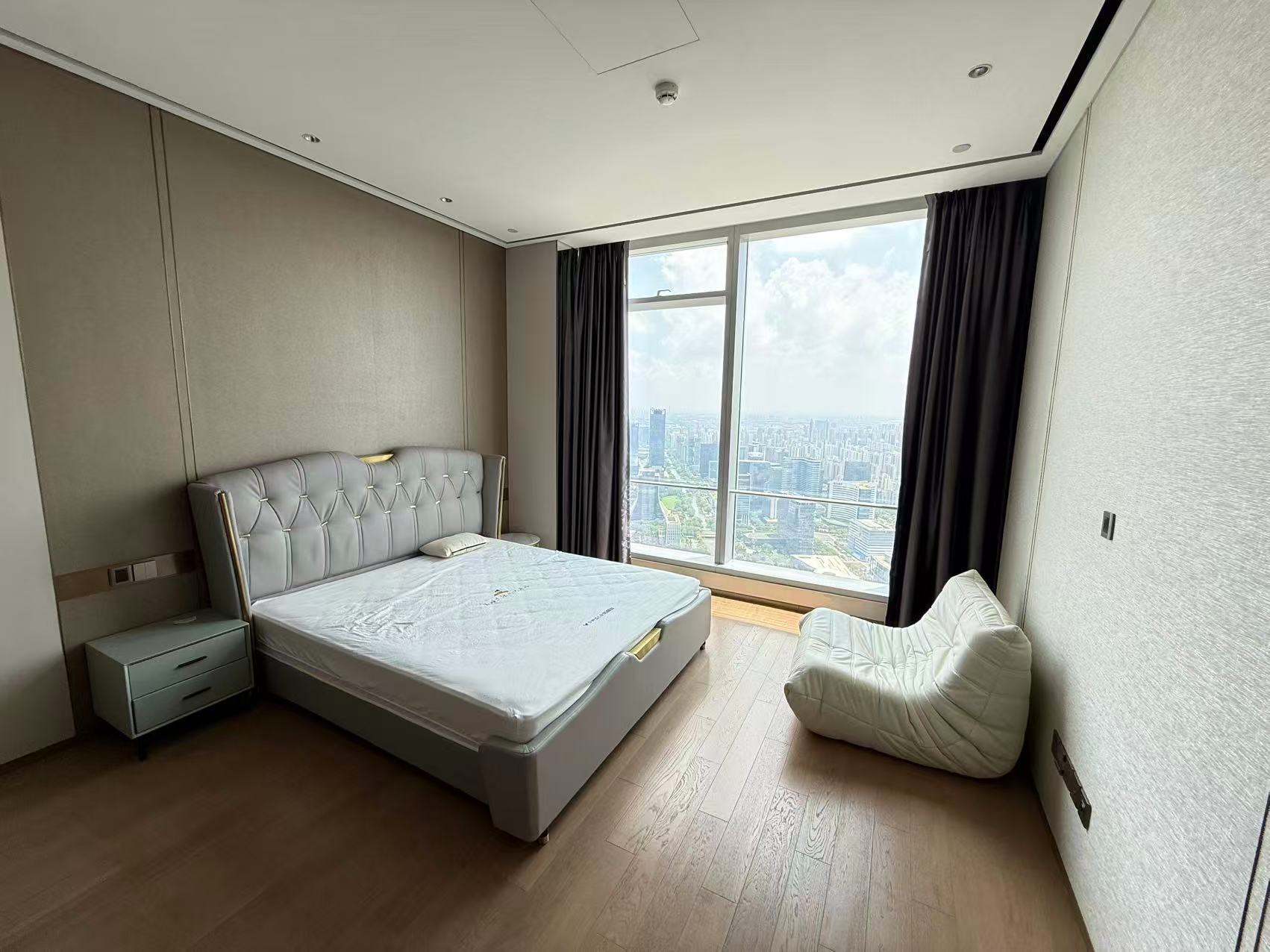 IFS service apartment luxuary city view ,modern skyscrapper apt/1bed/Times square/ brand new / spacious layout