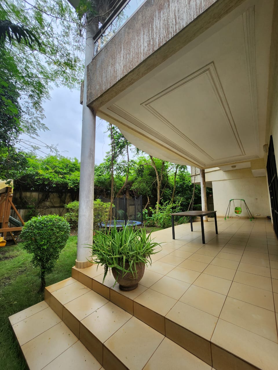 DUPLEX VILLA IN TOKOIN HOSPITAL (LOMÉ)