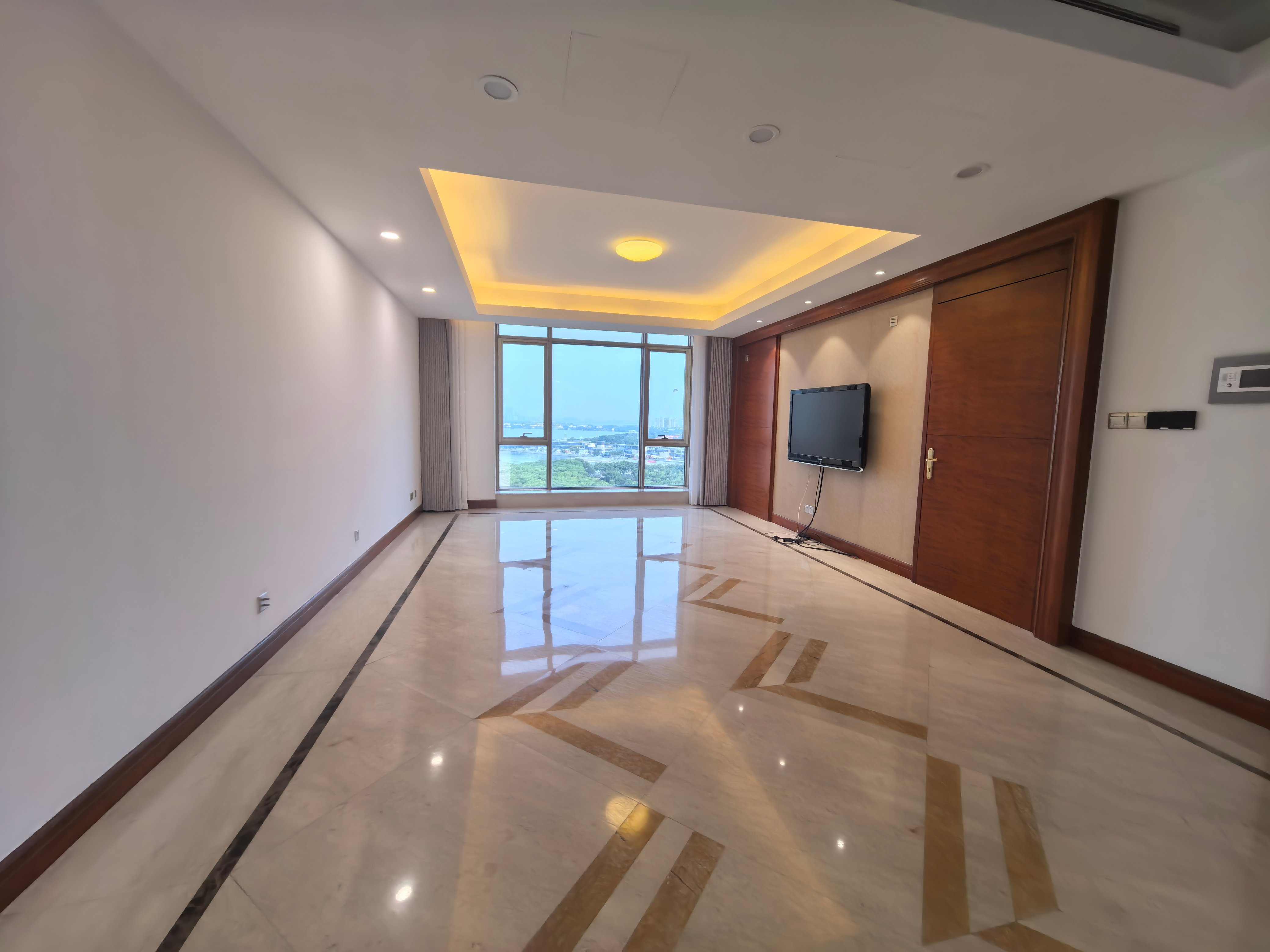 Spacious apt with 3 rooms 2 baths-great Jinji lake view
