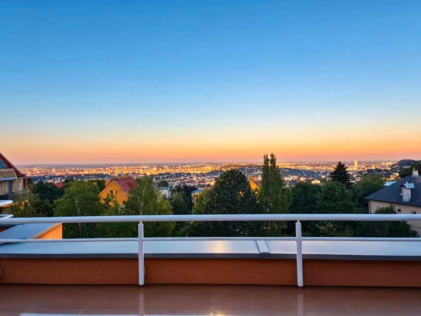 Fully Furnished Panoramic Apartment in Mártonhegy – 50 m² Terrace & Private Garage