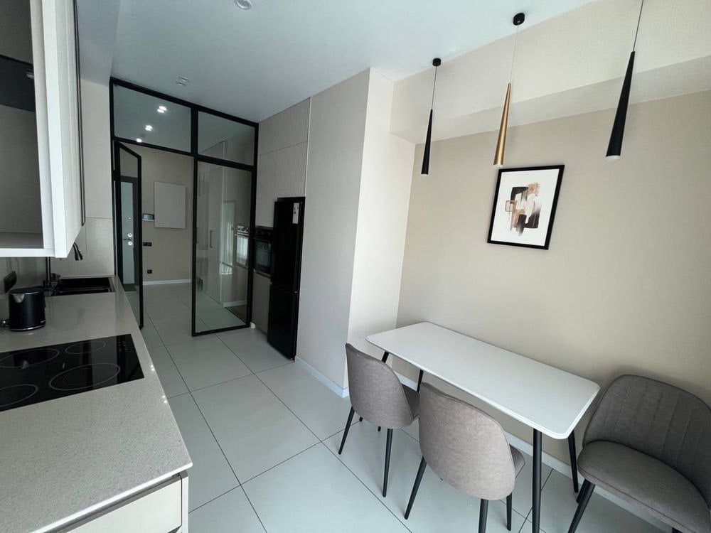 Modern and comfy 2 bedrooms and 2 bathrooms apartment of 100 m2 in the city center