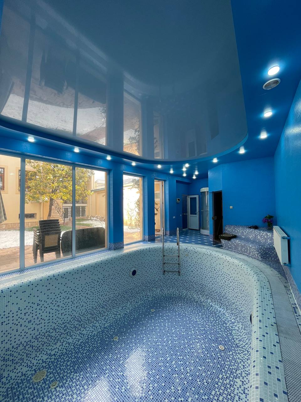 Comfortable 5 bedrooms and 4 bathrooms house of 420 sq.m. with indoor pool in Central Tashkent